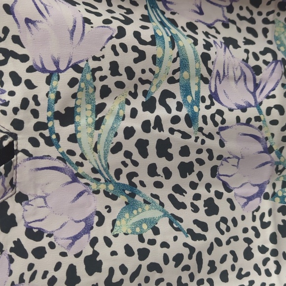 Healing Hands Scrub Top size XS - Picture 3 of 4